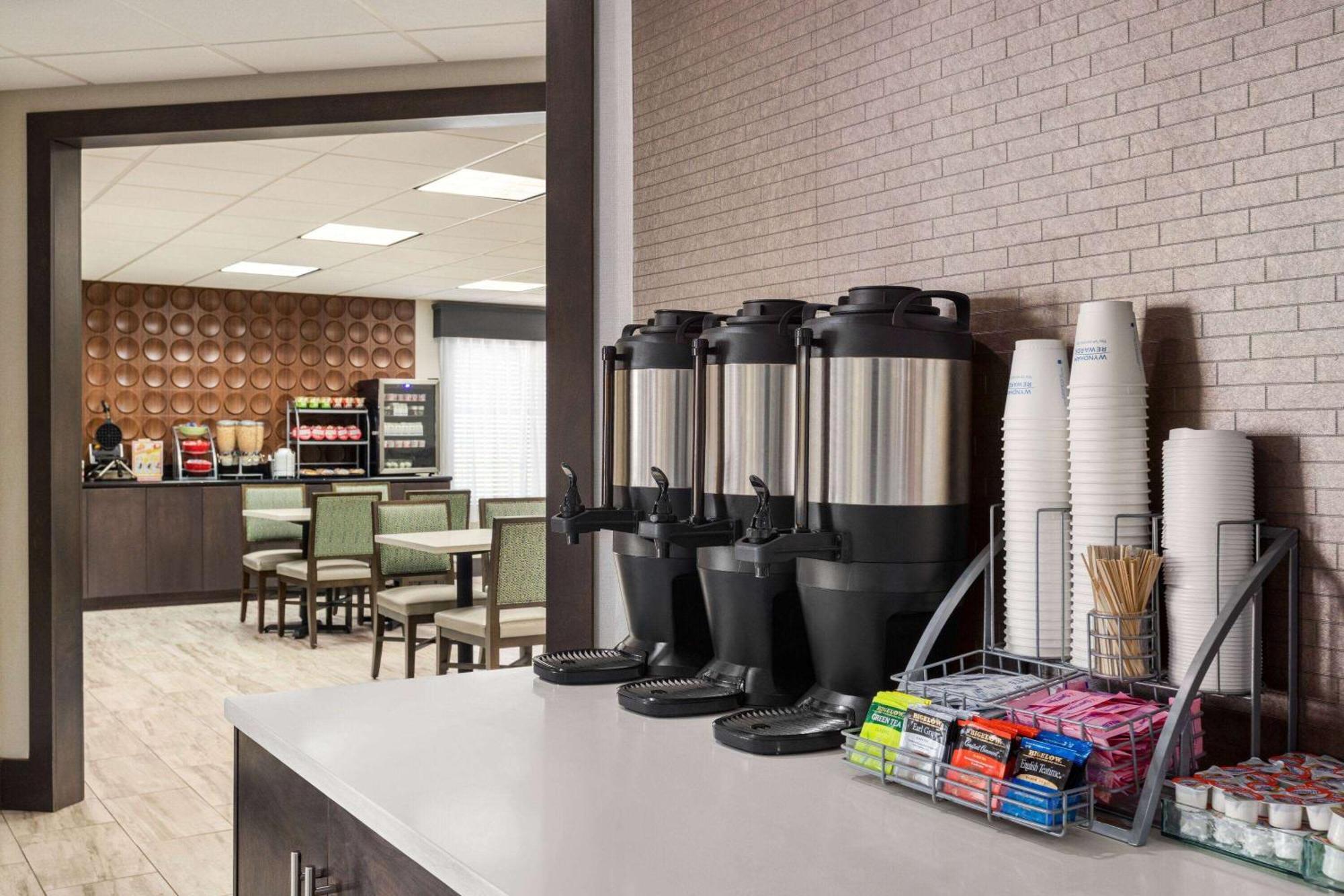 Wingate By Wyndham Savannah I-95 North Port Wentworth Esterno foto