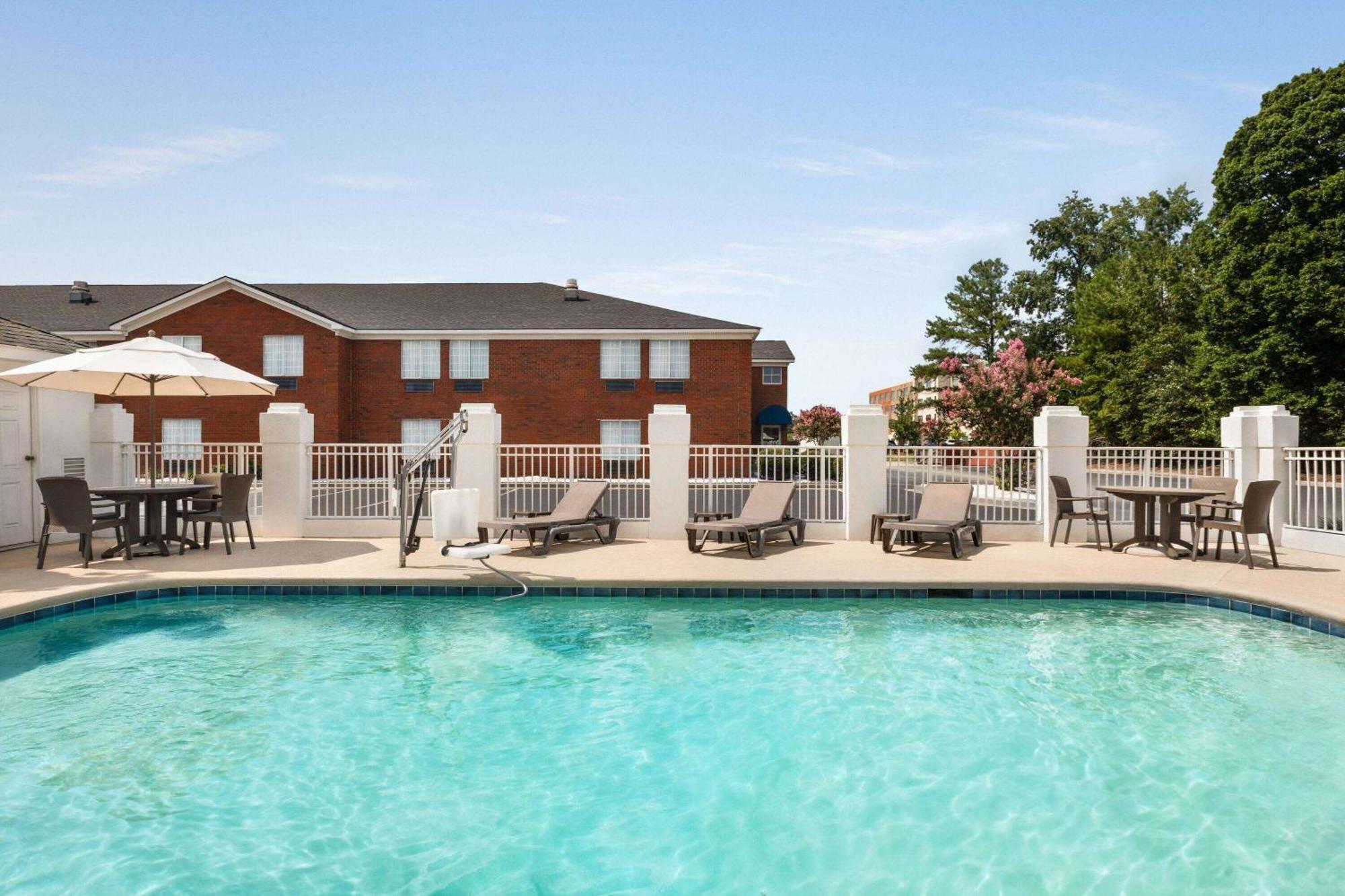 Wingate By Wyndham Savannah I-95 North Port Wentworth Esterno foto