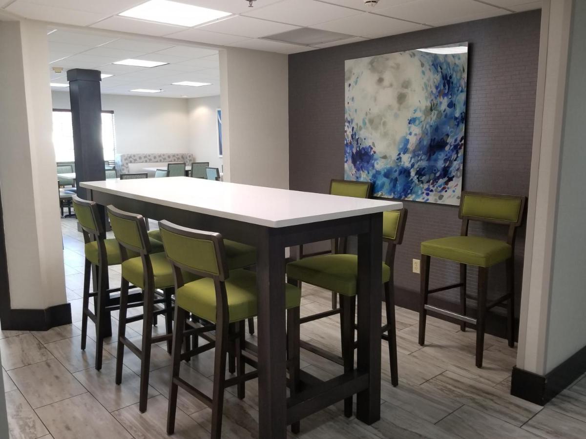 Wingate By Wyndham Savannah I-95 North Port Wentworth Esterno foto