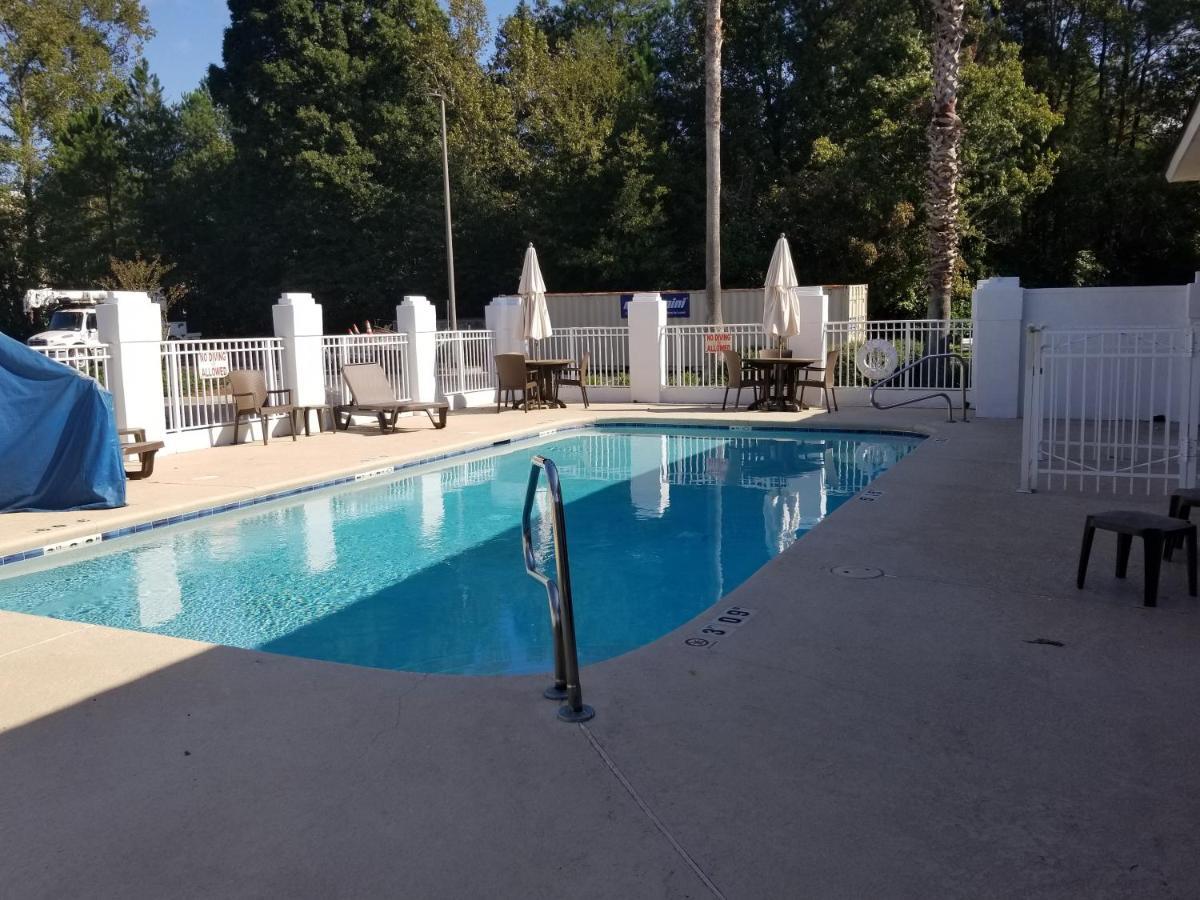 Wingate By Wyndham Savannah I-95 North Port Wentworth Esterno foto